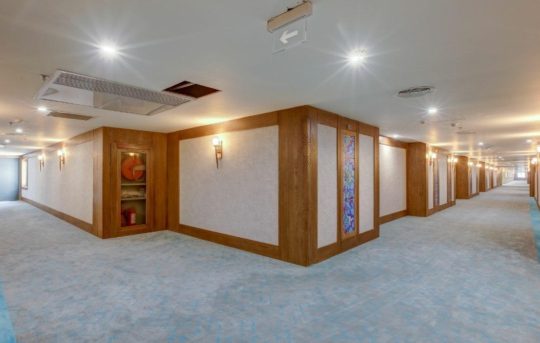 Khorshid Hashtom Hotel